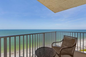 Panoramic Gulf Views: Beachfront Condo, Pool